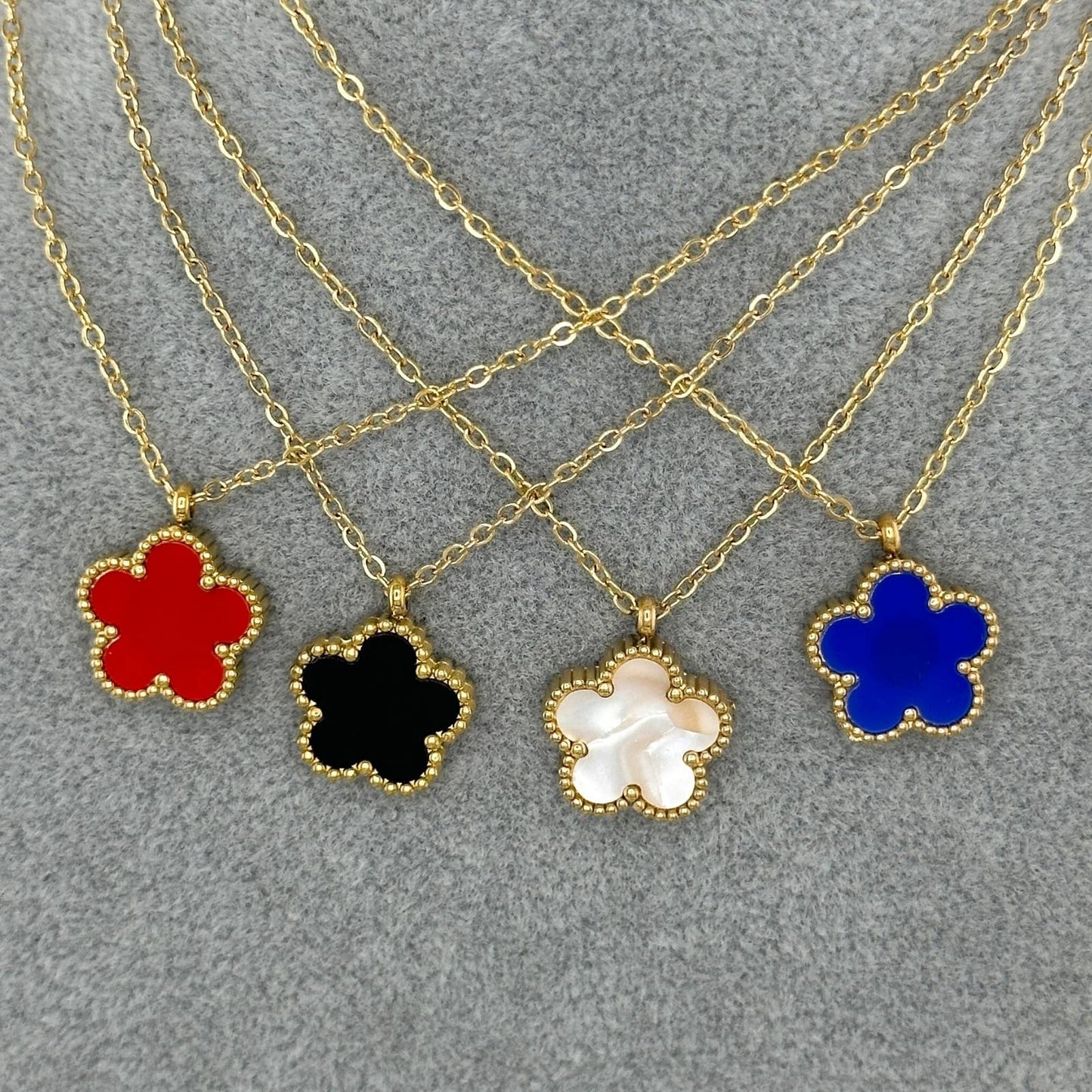 18K gold plated Stainless steel "Flower" necklace